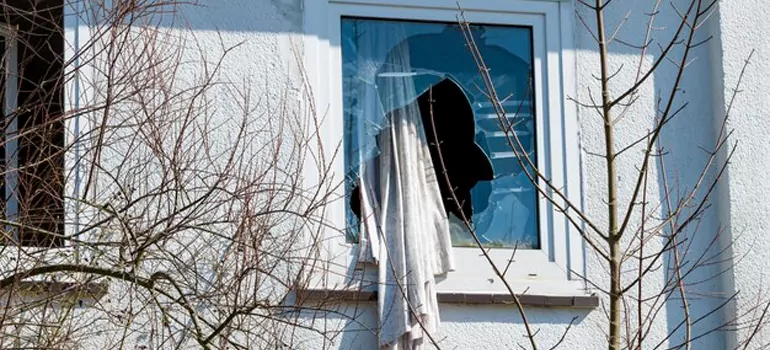 Storm Window Installation Contractors in Land O' Lakes, FL