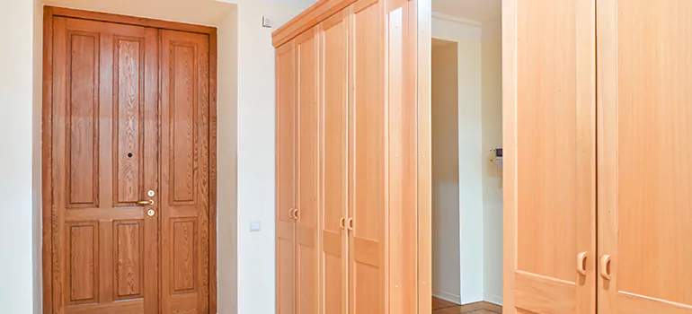 Glass Closet Door Repair in Land O' Lakes, FL